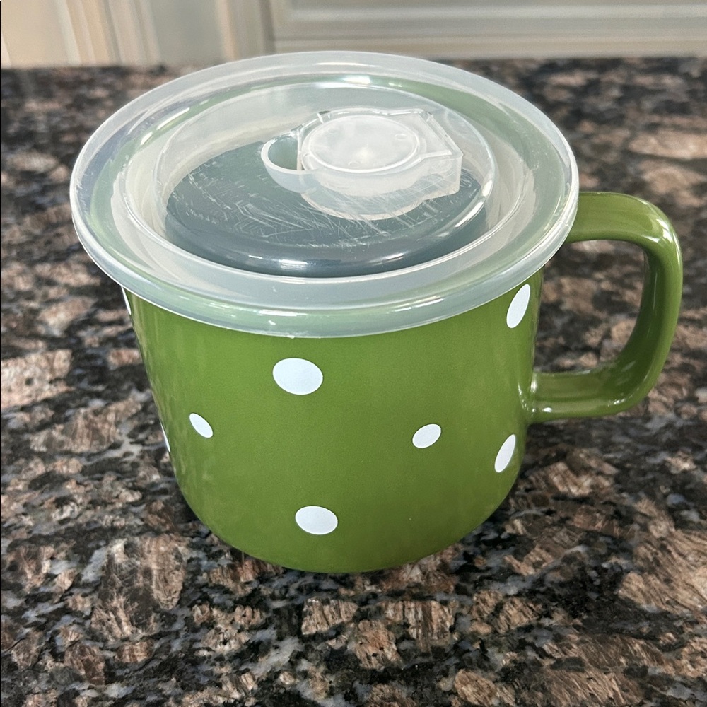 TEMPTATIONS BY TARA POLKA DOT 18 OZ COFFEE/SOUP MUG W LID